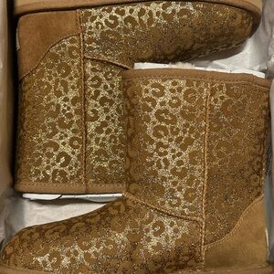 ‼️UGG Kids' Classic ll Glitter Leopard Boots in Brown NWT size 1‼️